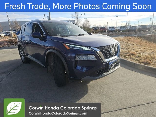 2021 Nissan Rogue SV's photo