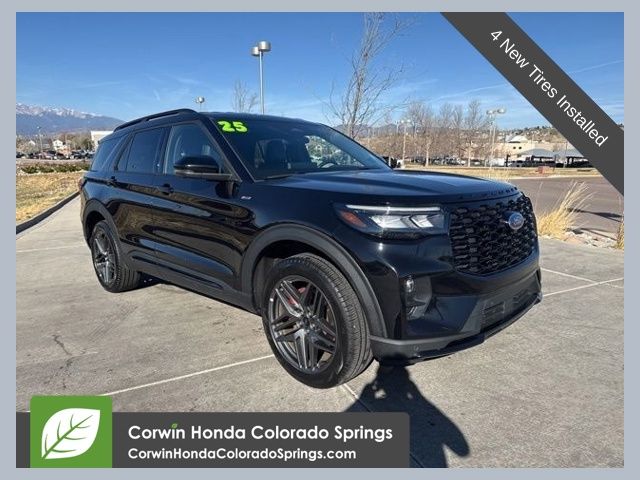 2025 Ford Explorer ST-LINE 4WD (PL535)'s photo