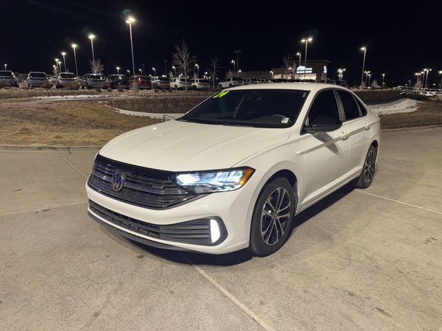 2024 Volkswagen Jetta 1.5T Sport photo 3