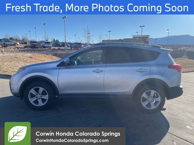 2014 Toyota RAV4 XLE photo 3