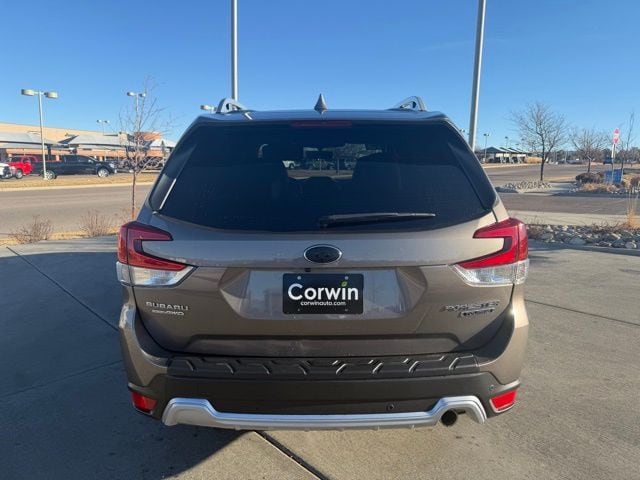 2023 Subaru Forester Touring photo 4