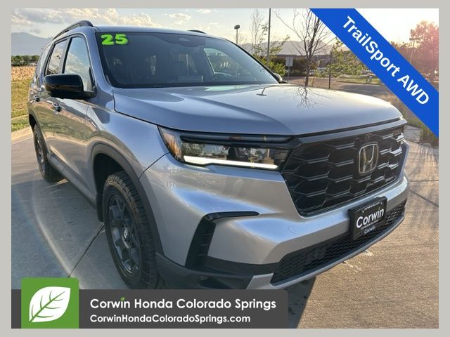 2025 Honda Pilot TrailSport AWD's photo