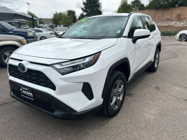 2024 Toyota RAV4 Hybrid XLE photo 3