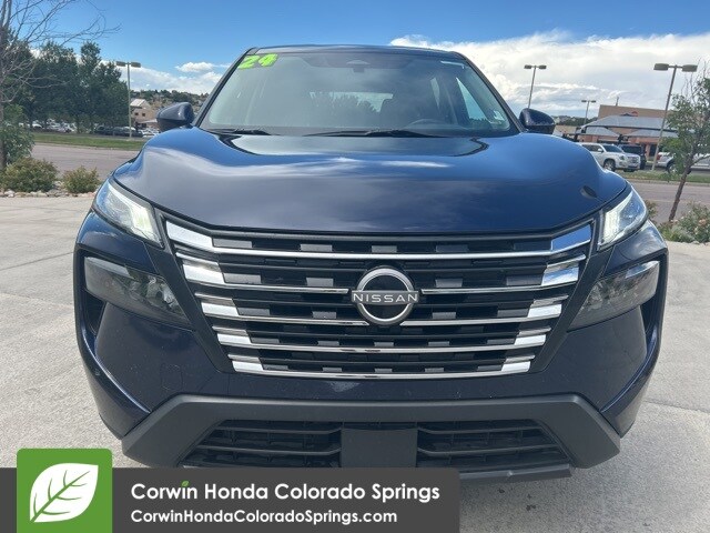 2024 Nissan Rogue SV photo 2
