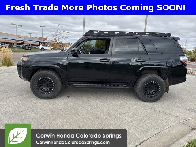 2022 Toyota 4Runner SR5 Trail photo 4
