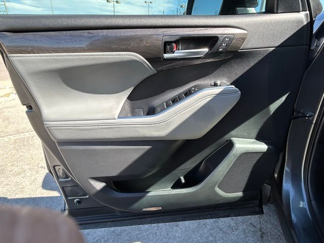 2023 Toyota Highlander Platinum - Photo 11