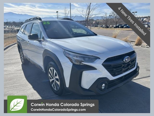 2025 Subaru Outback Premium's photo