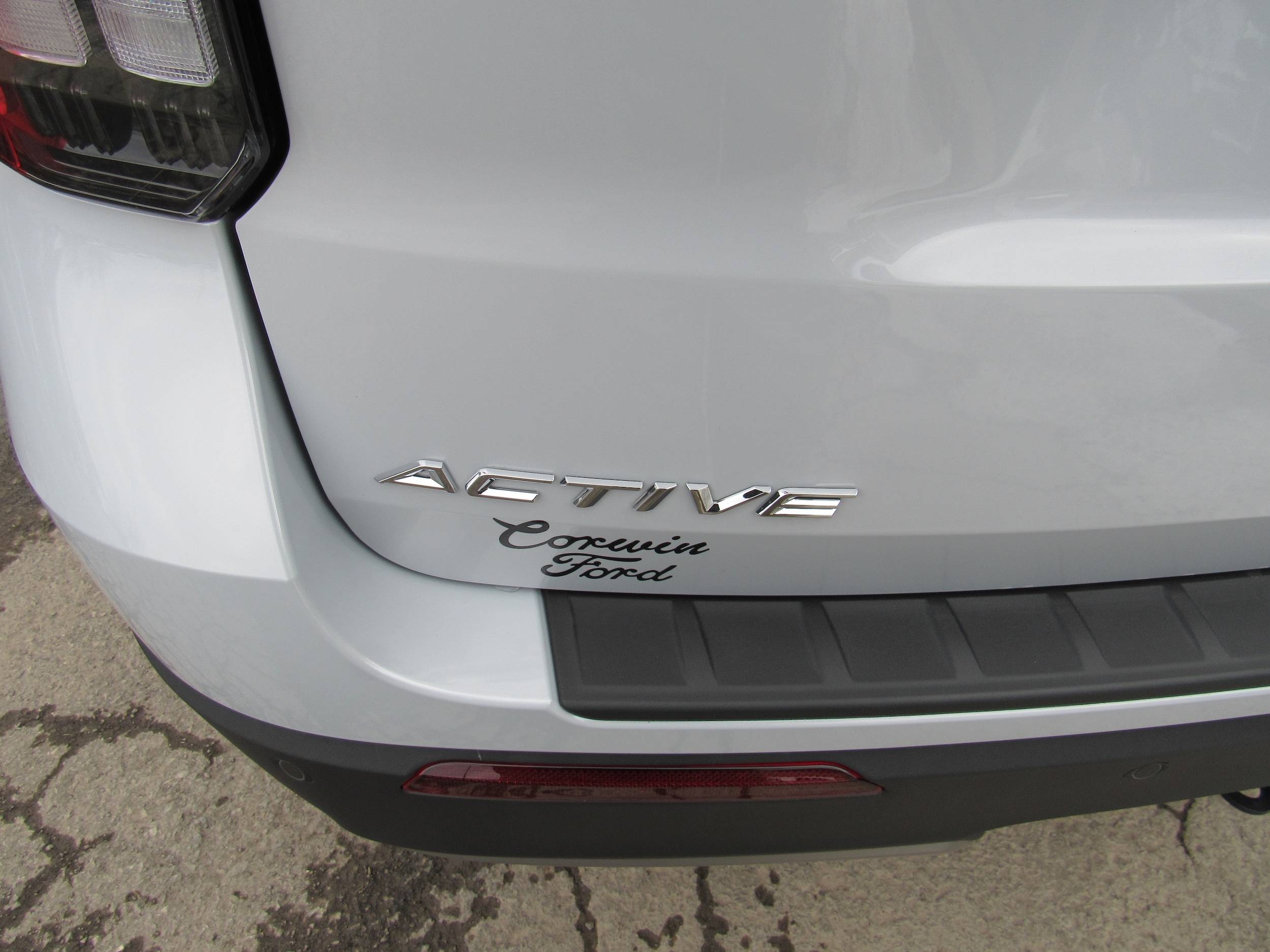 2026 Ford Explorer Active - Photo 9
