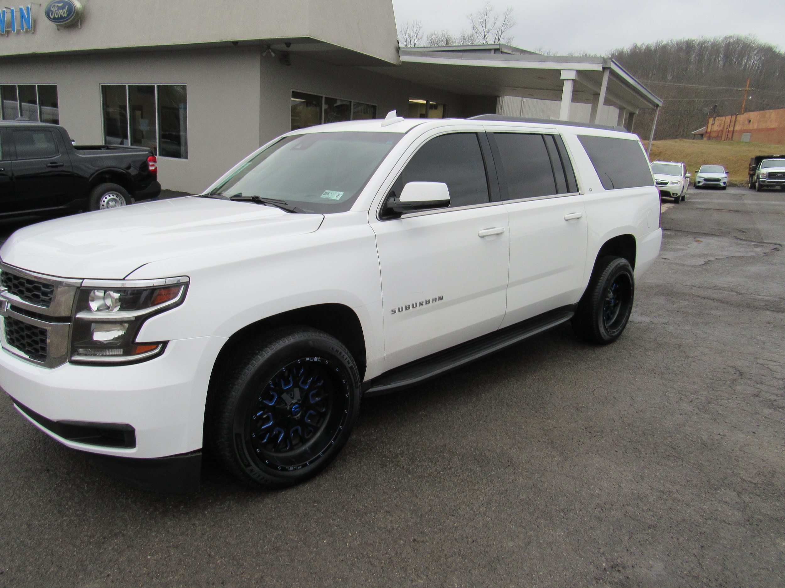 2017 Chevrolet Suburban LT