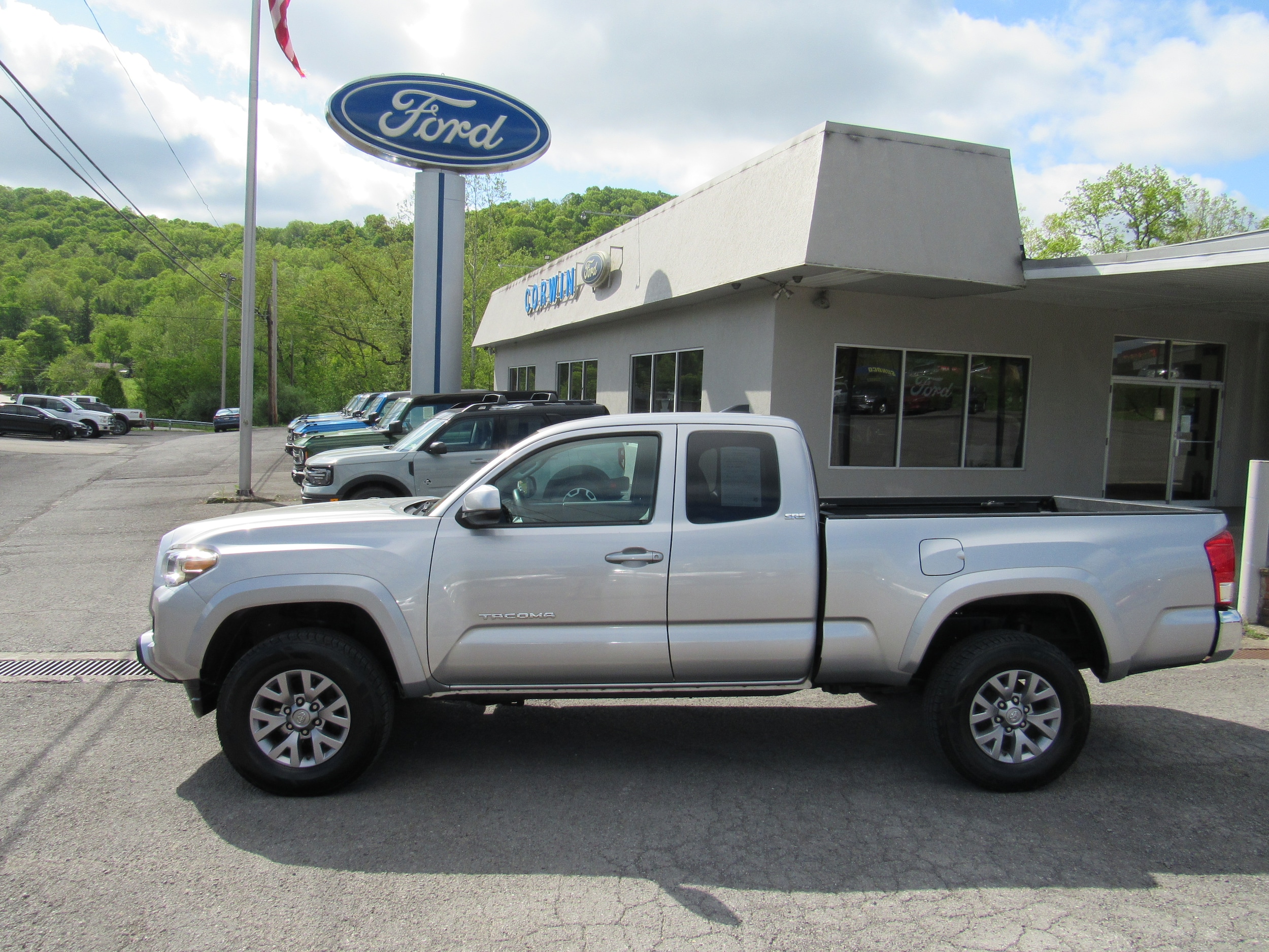 Used 2017 Toyota Tacoma SR5 with VIN 5TFSX5EN1HX048325 for sale in Mannington, WV
