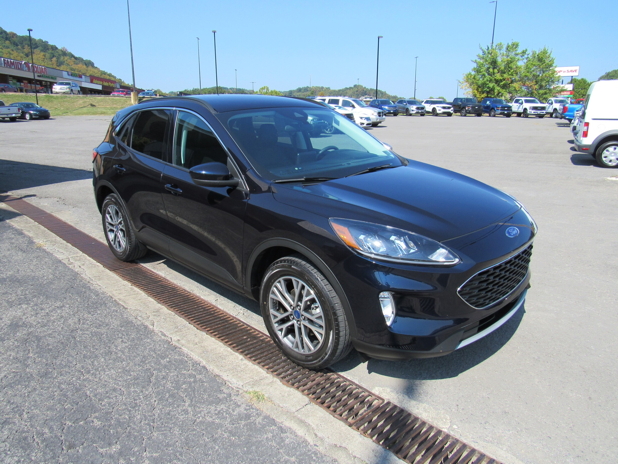 2021 Ford Escape SEL photo 4