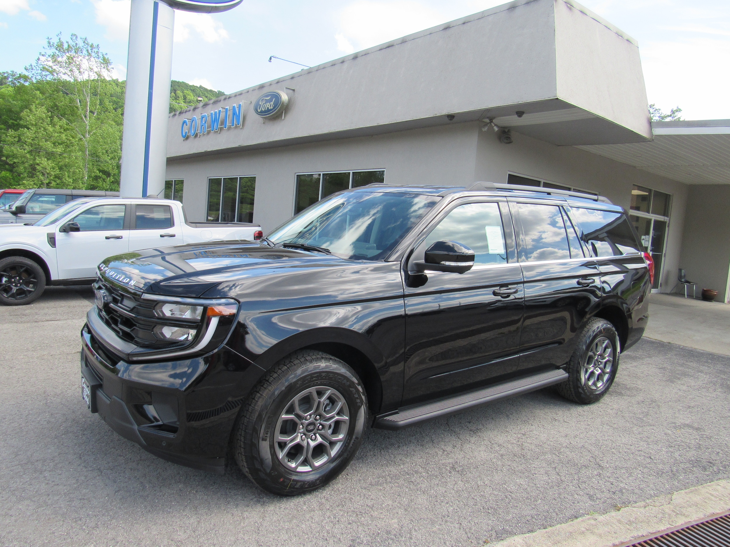 2026 Ford Expedition Active 4x4's photo