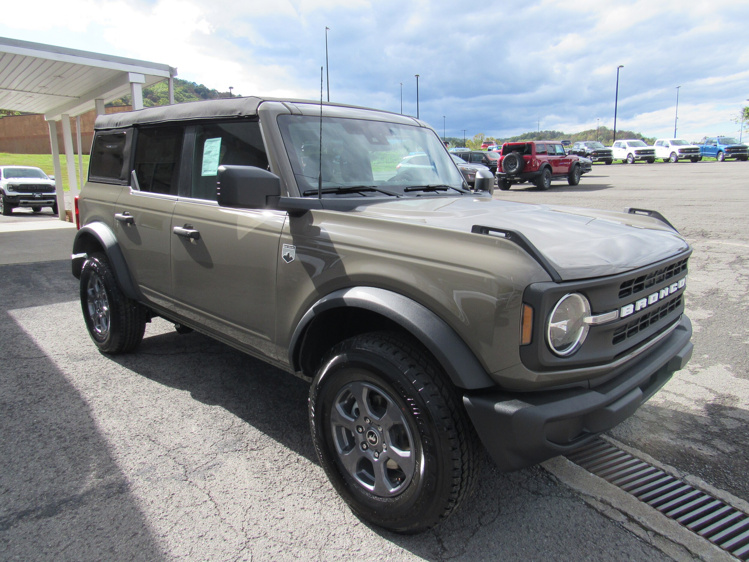 2025 Ford Bronco Big Bend photo 2