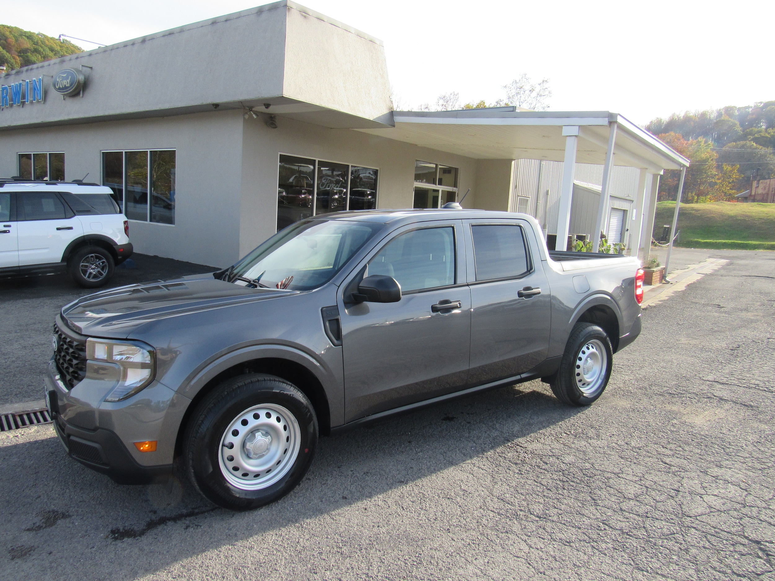 2025 Ford Maverick XL's photo