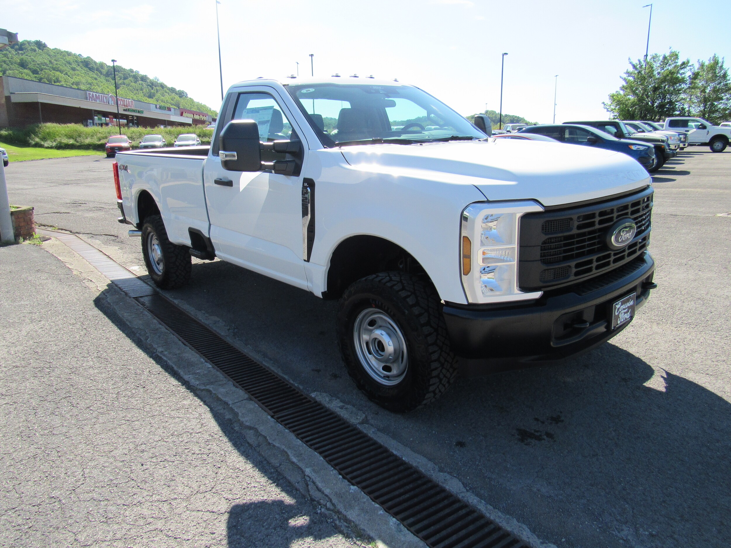2025 Ford F-250 XL photo 4