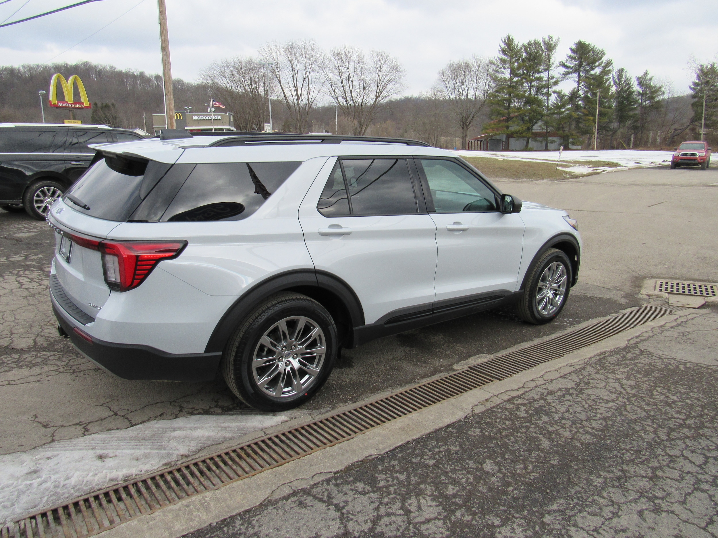 2026 Ford Explorer Active - Photo 6