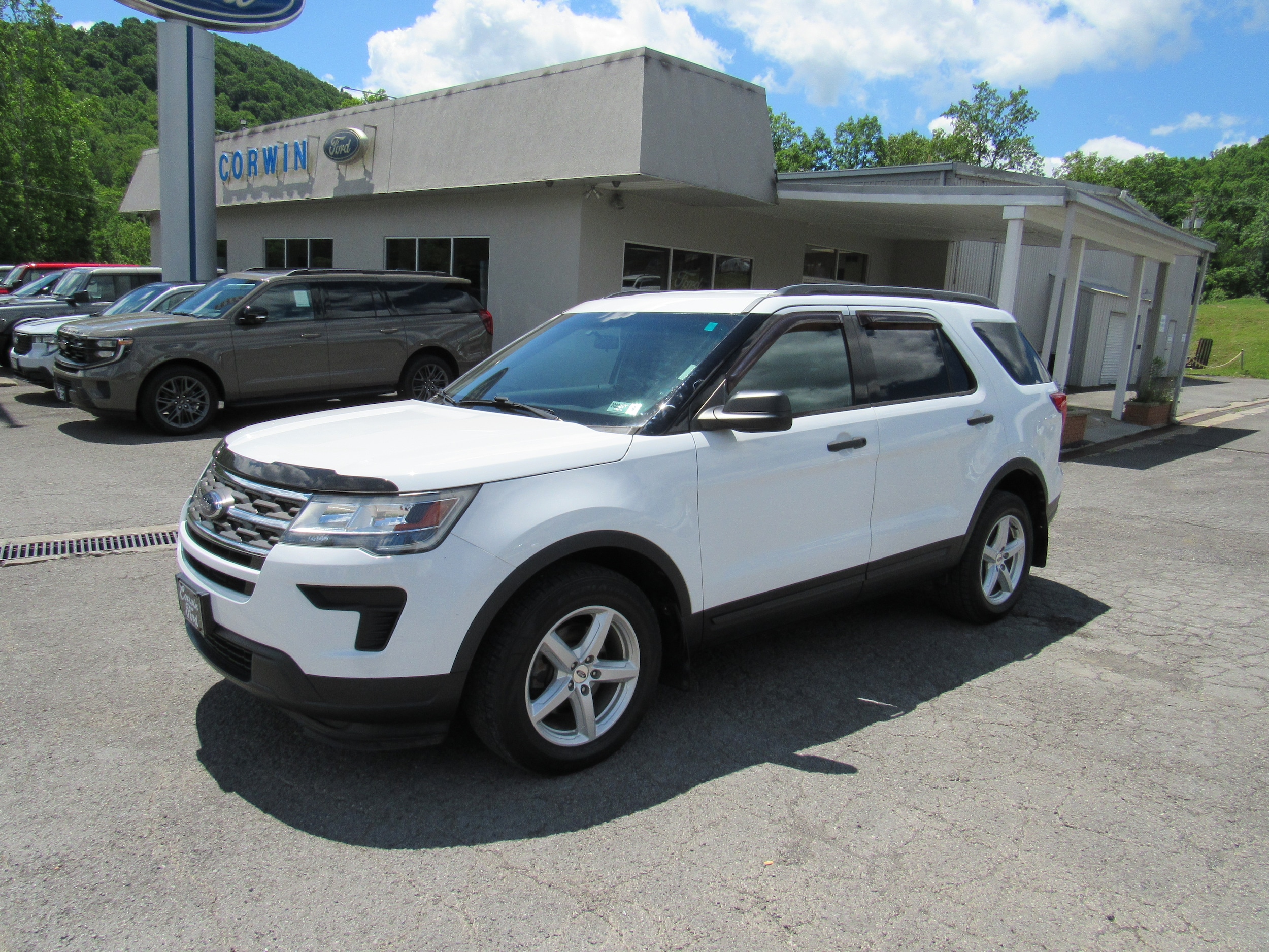 2018 Ford Explorer Base 4WD's photo