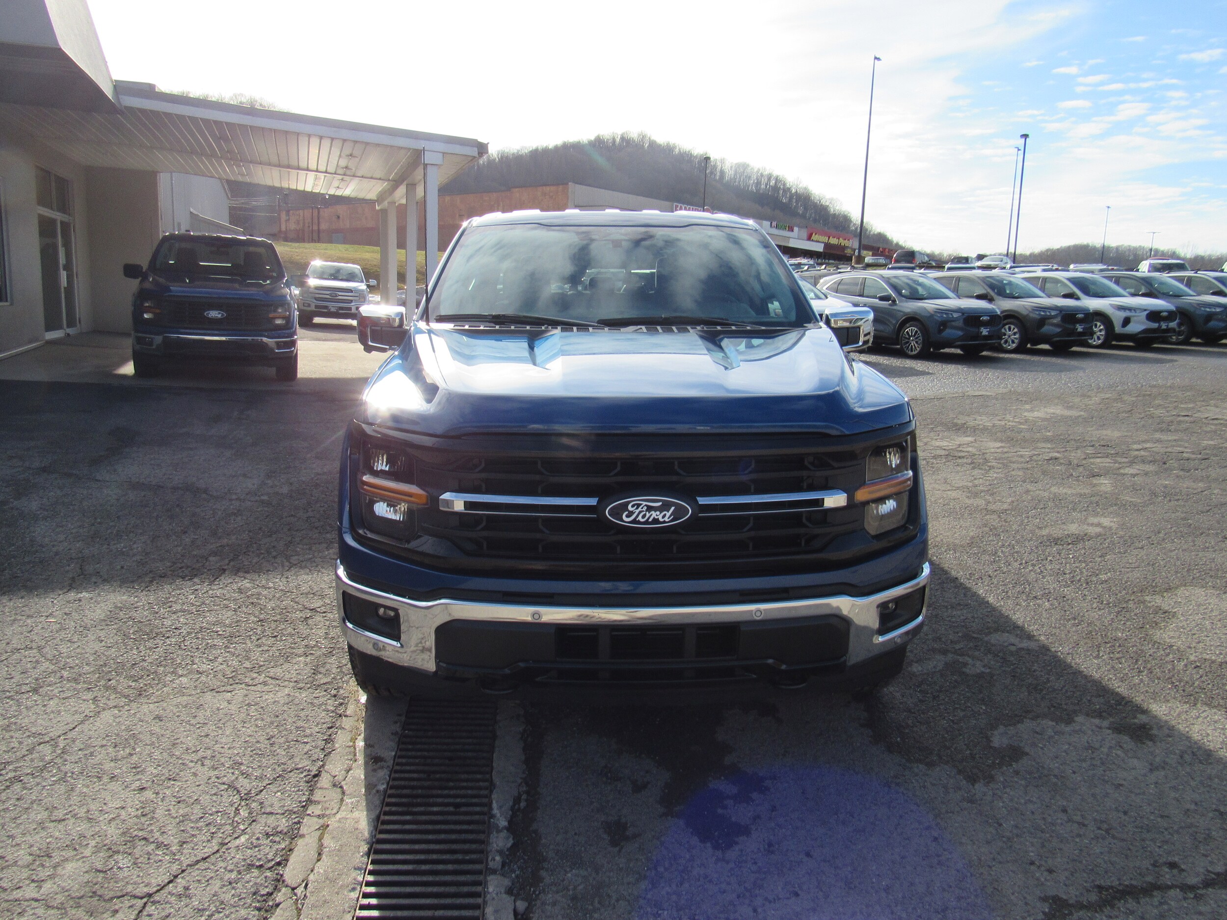 2025 Ford F-150 XLT photo 2