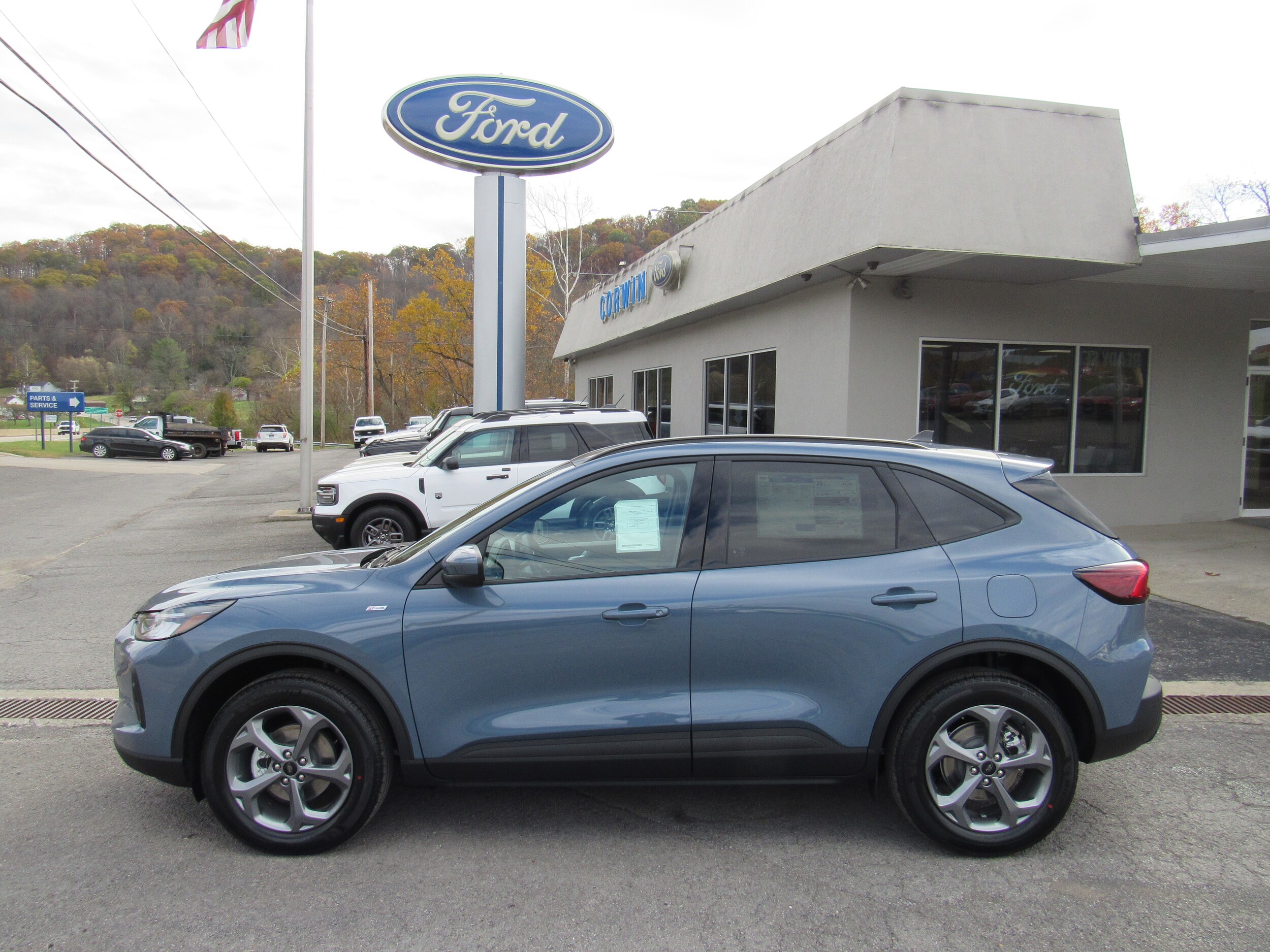 2026 Ford Escape ST-Line Select photo 2