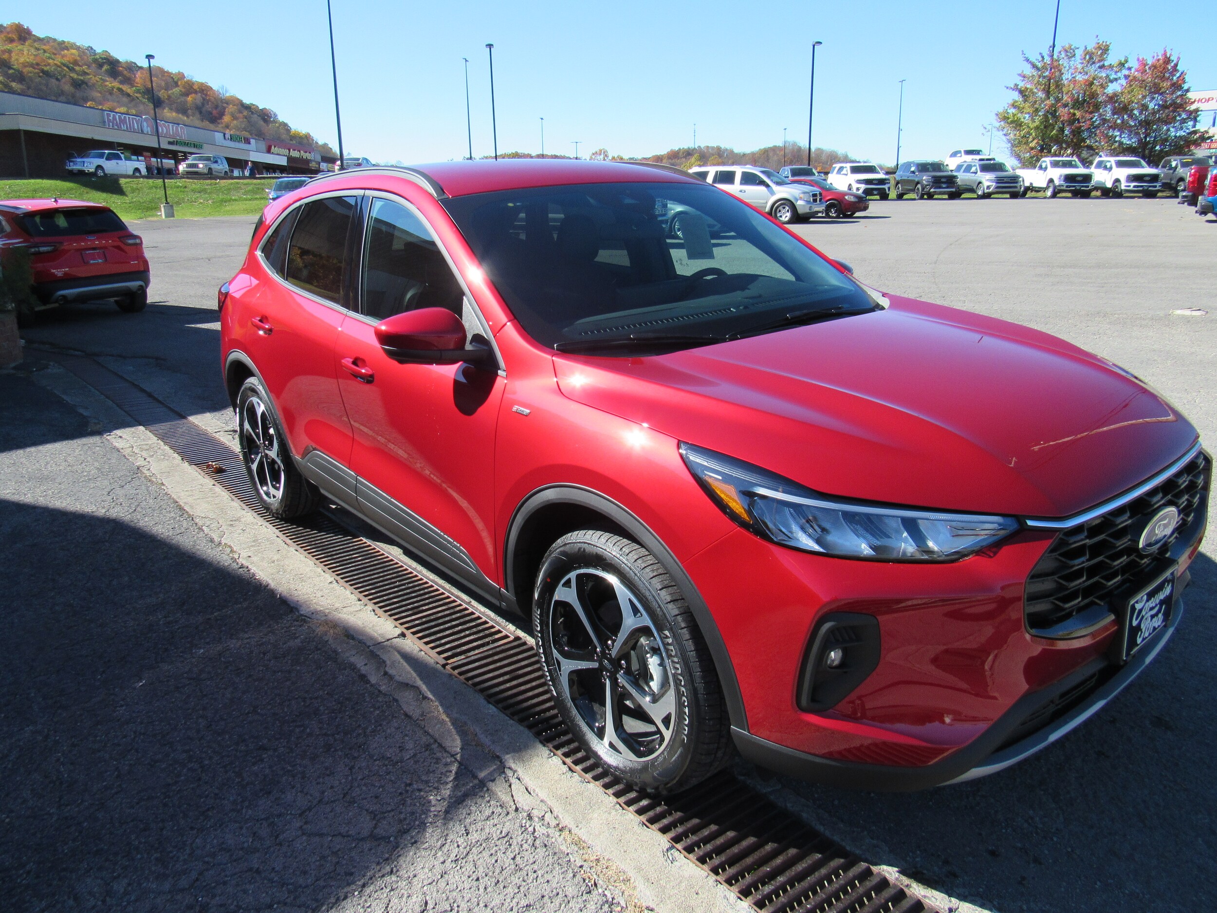 2025 Ford Escape ST-Line Select photo 2