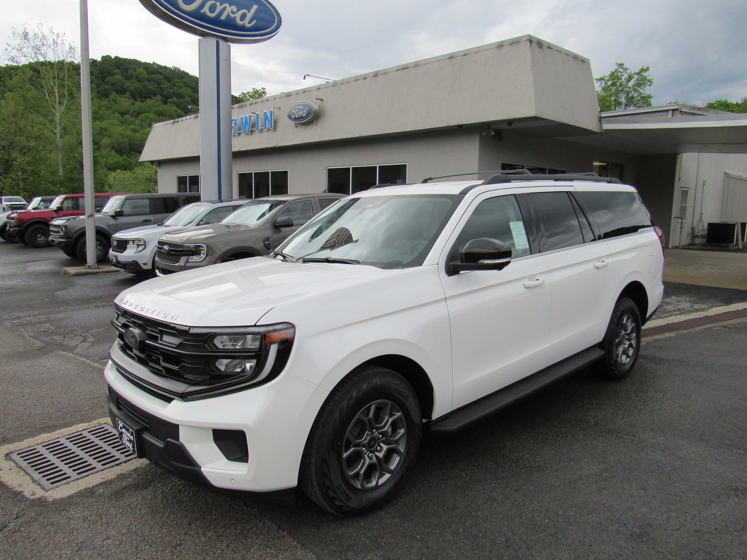 2026 Ford Expedition Active MAX 4x4's photo