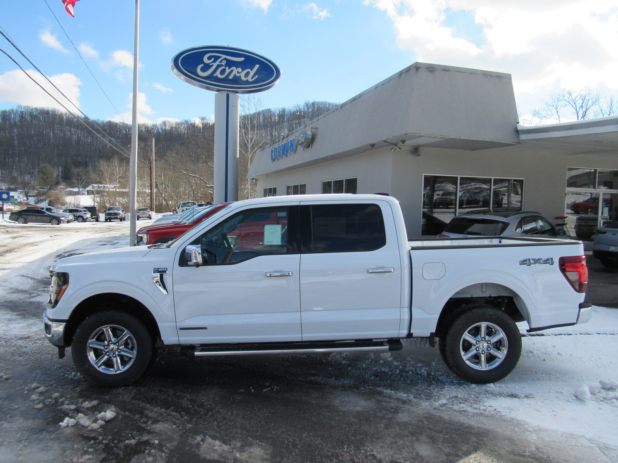 2025 Ford F-150 XLT photo 2