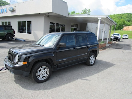 2015 Jeep Patriot Sport 4WD  Sport