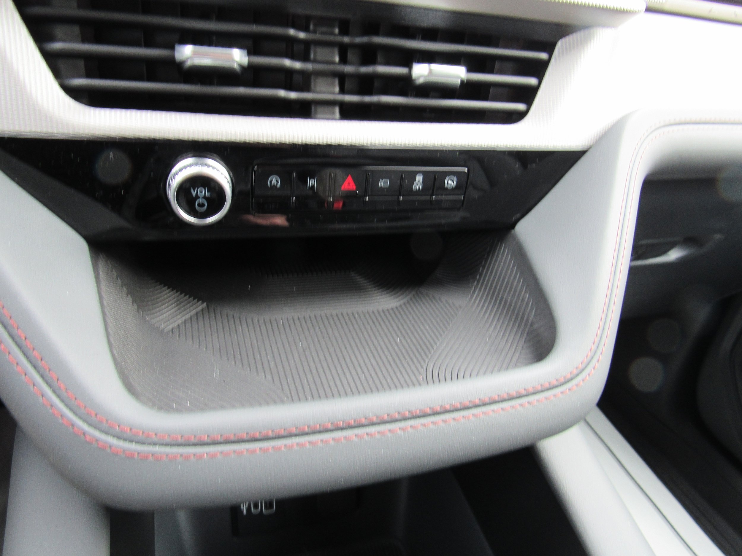 2026 Ford Explorer Active - Photo 26