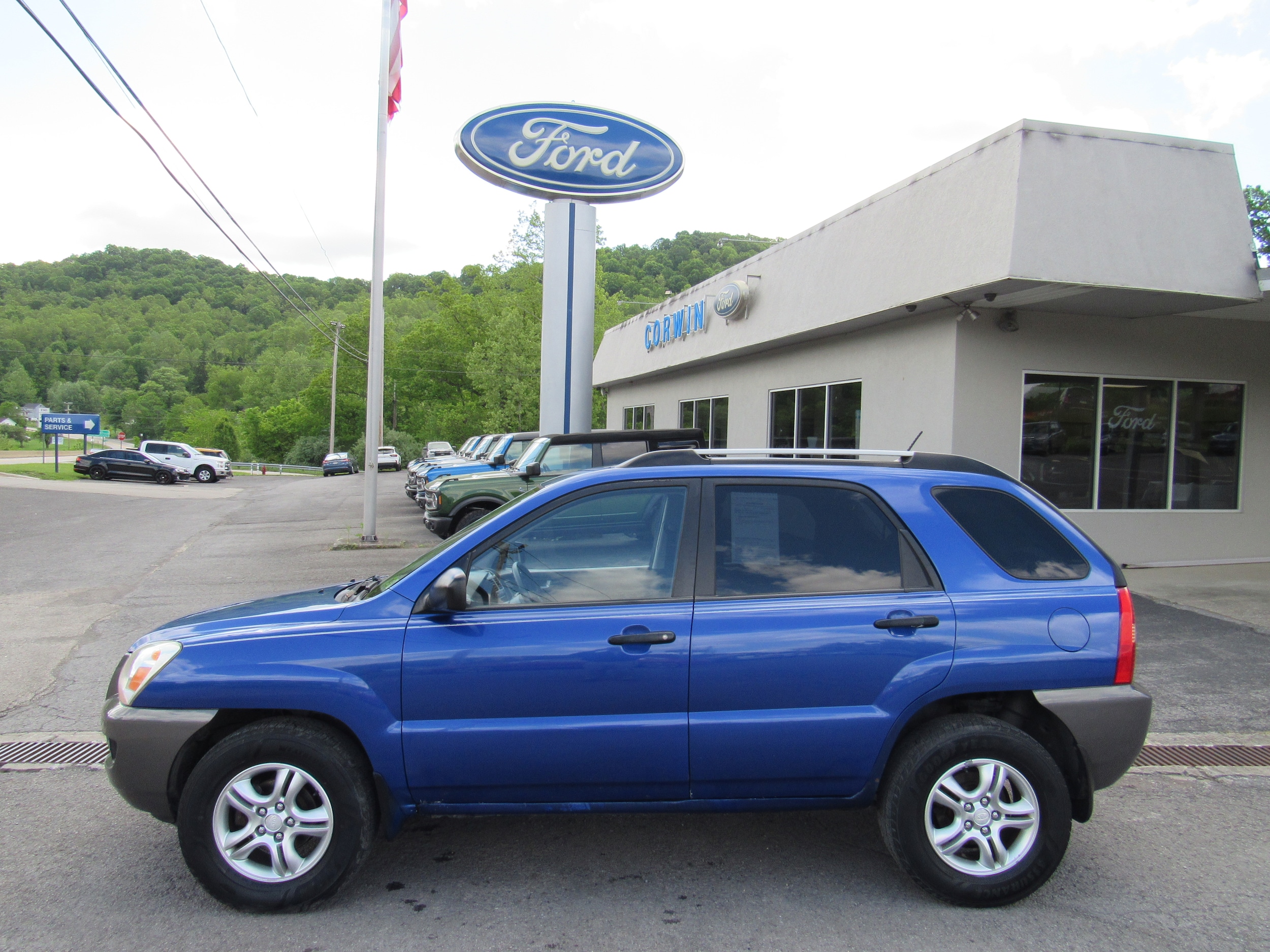 Used 2008 Kia Sportage LX with VIN KNDJE723287486352 for sale in Mannington, WV