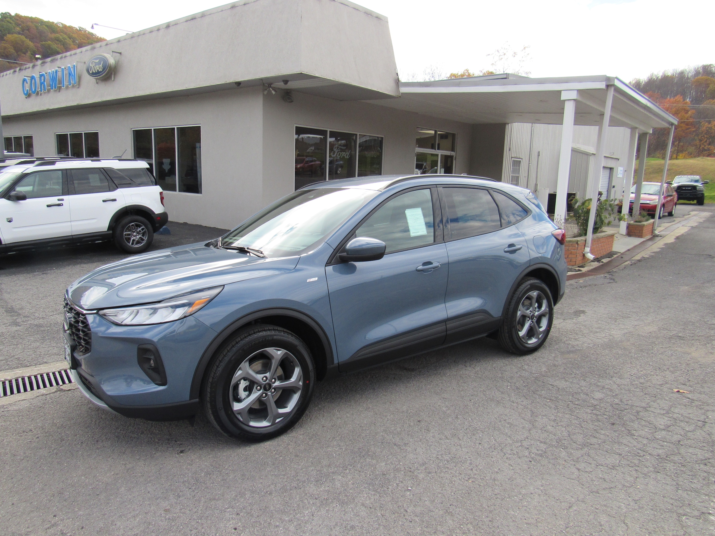 2026 Ford Escape ST-Line Select's photo