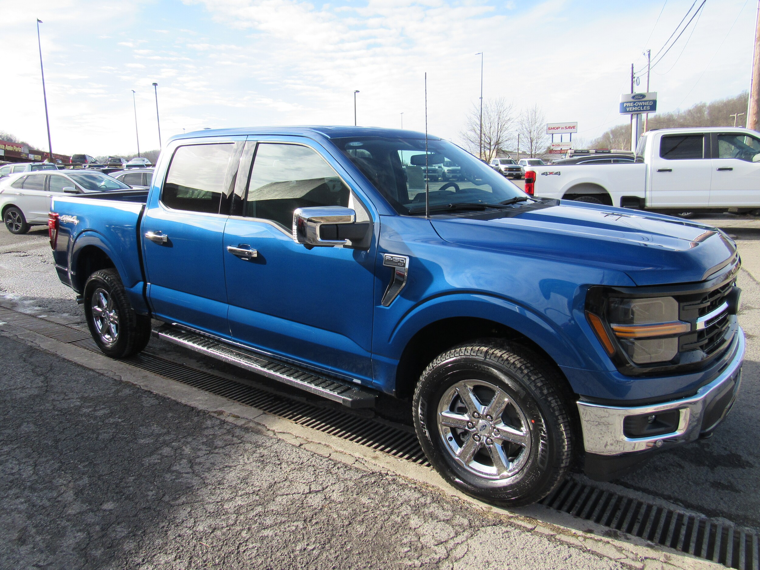 2025 Ford F-150 XLT photo 3