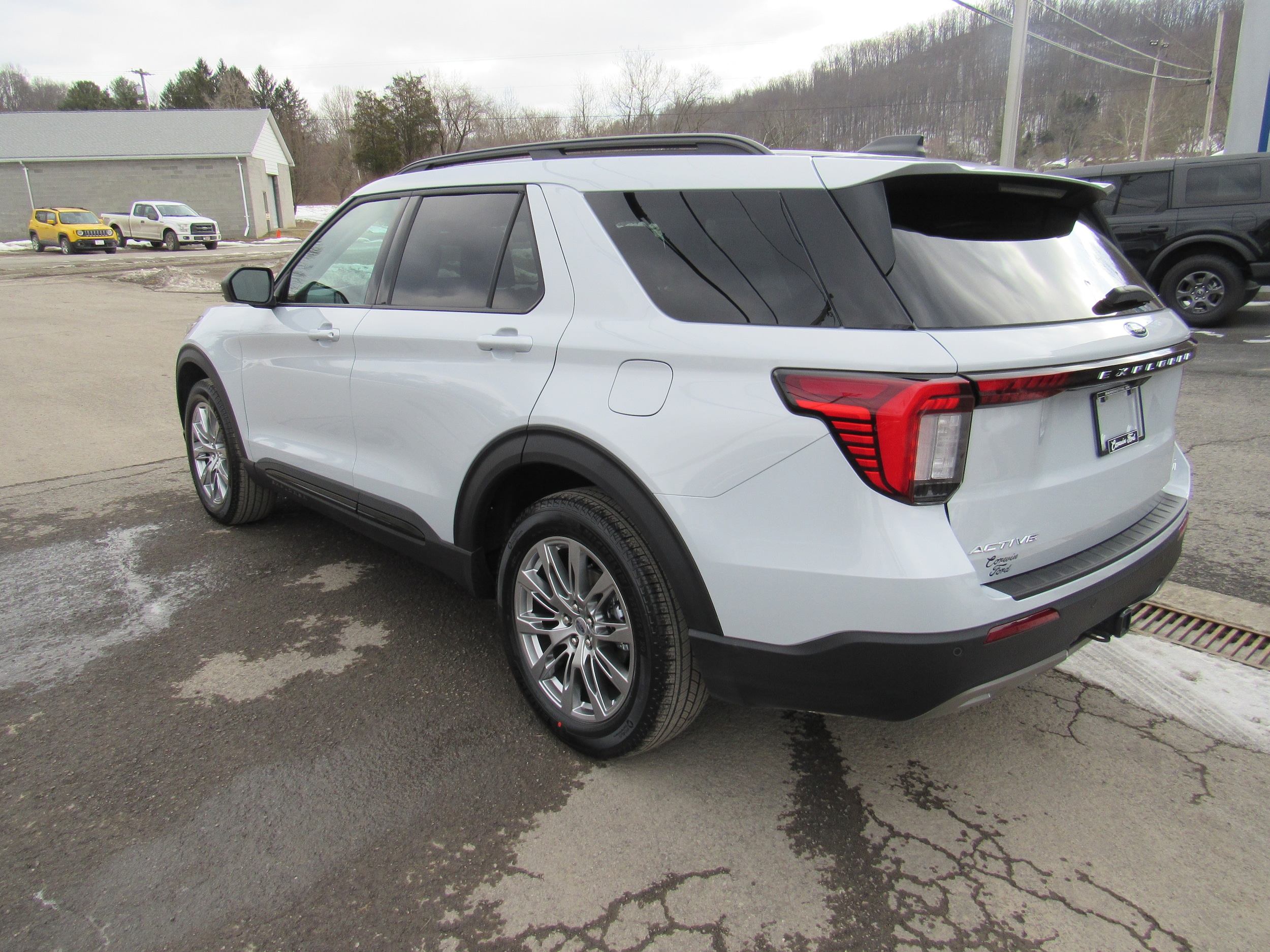2026 Ford Explorer Active - Photo 8