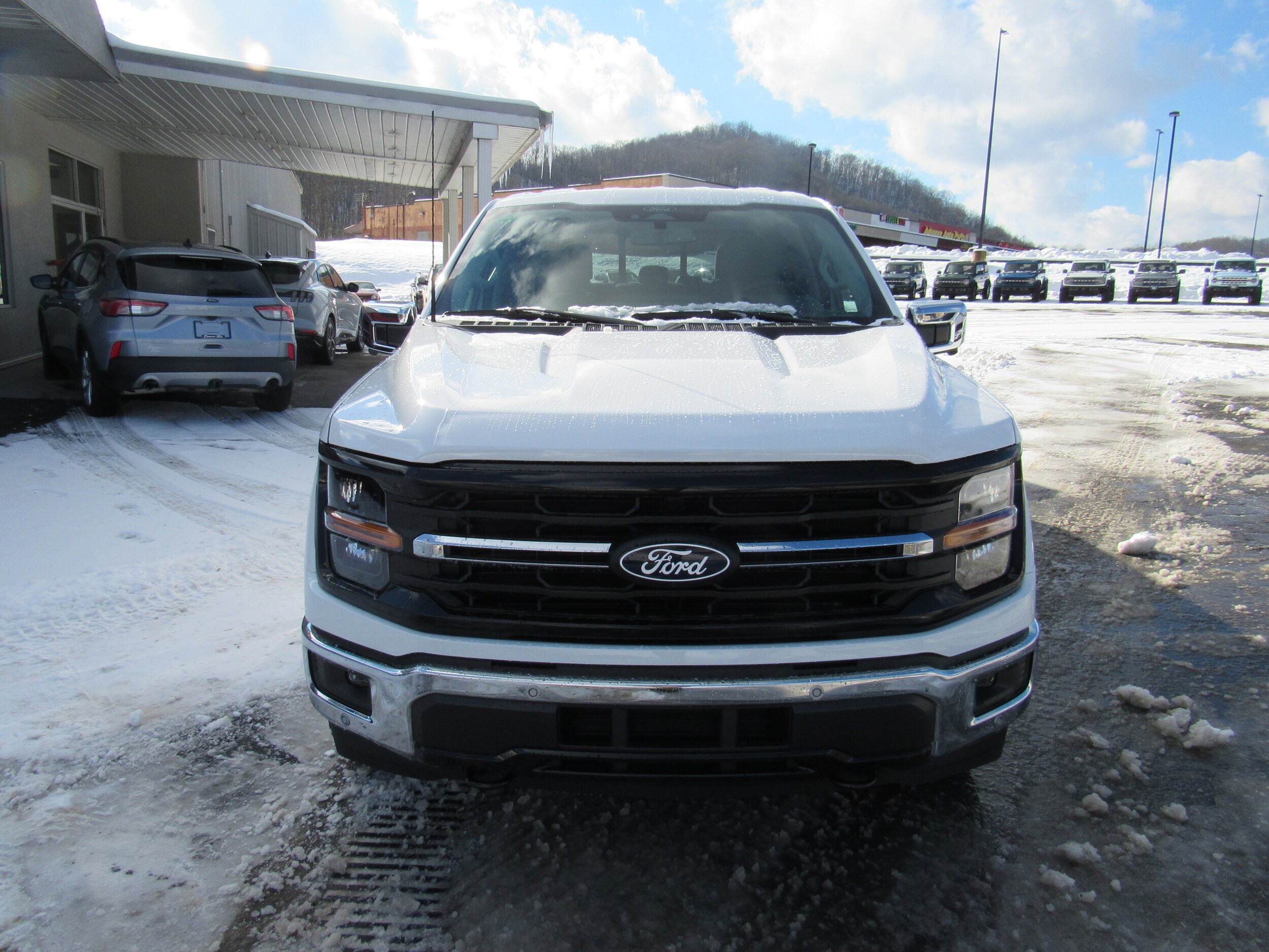 2025 Ford F-150 XLT photo 3
