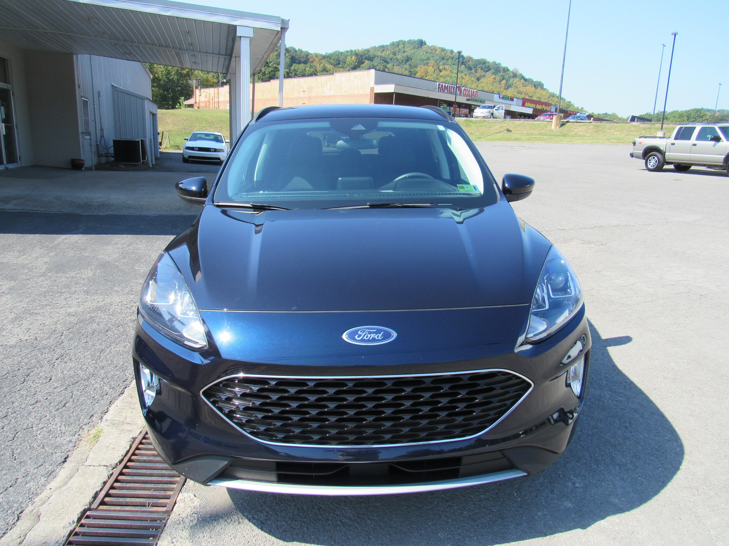 2021 Ford Escape SEL photo 3