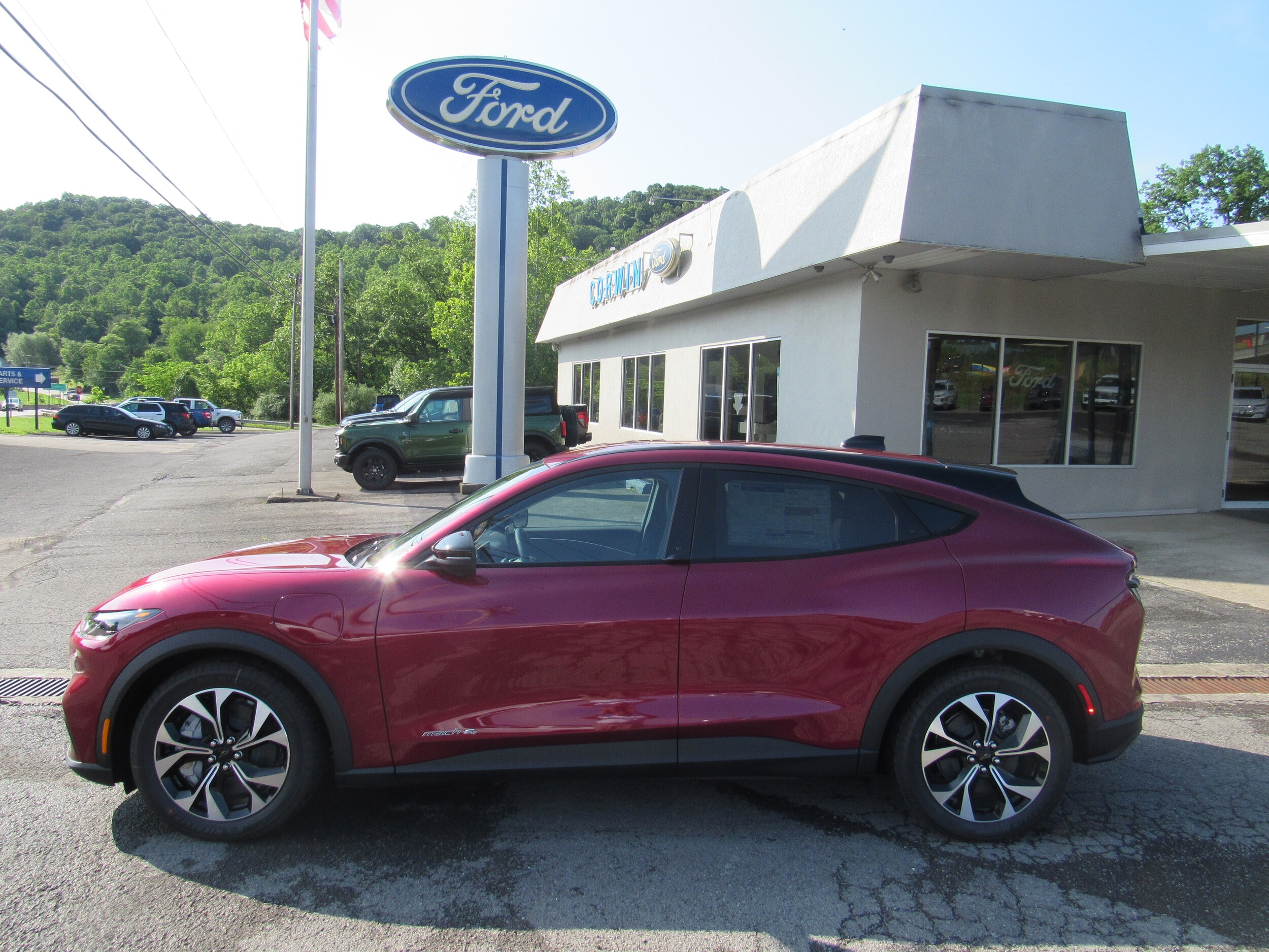 2025 Ford Mustang Mach-E Select photo 2