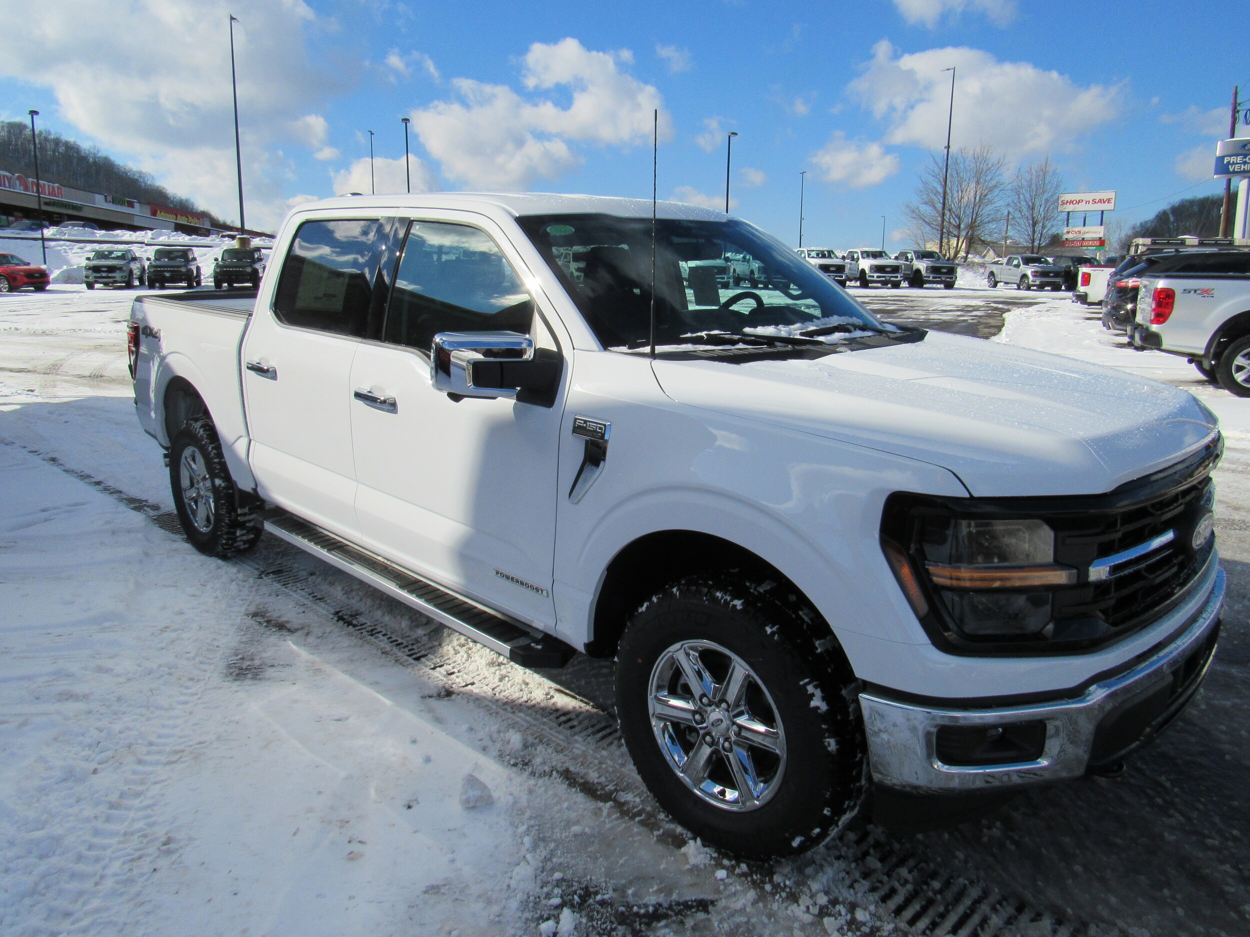 2025 Ford F-150 XLT photo 4