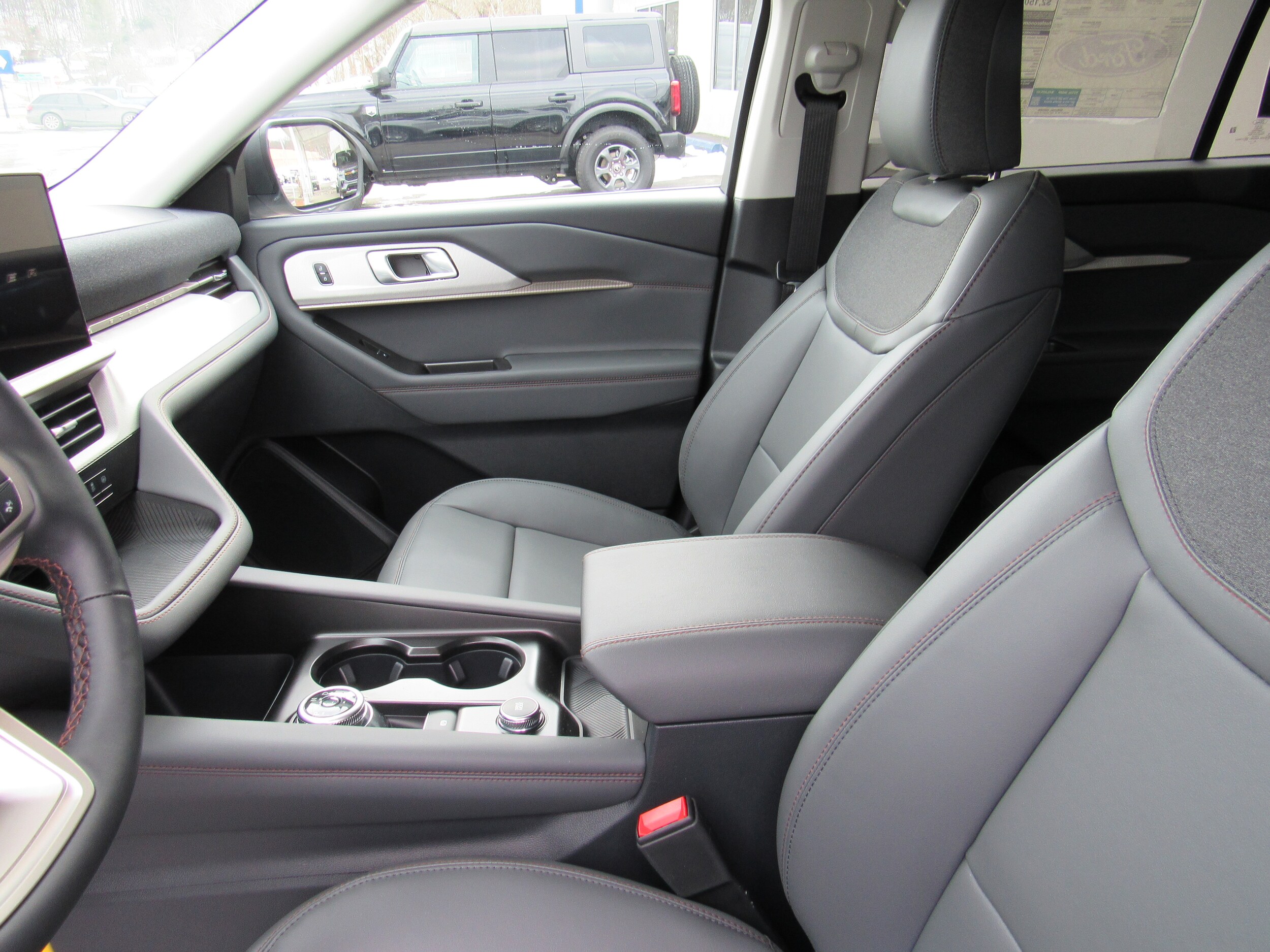 2026 Ford Explorer Active - Photo 18