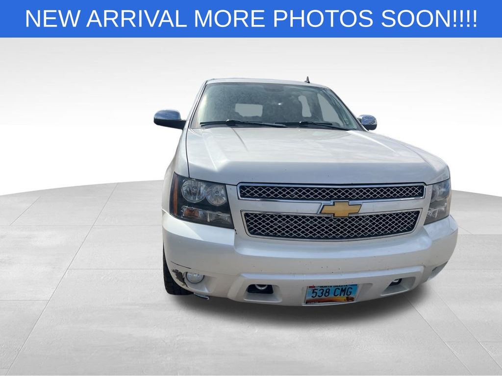 2012 Chevrolet Suburban LTZ photo 2