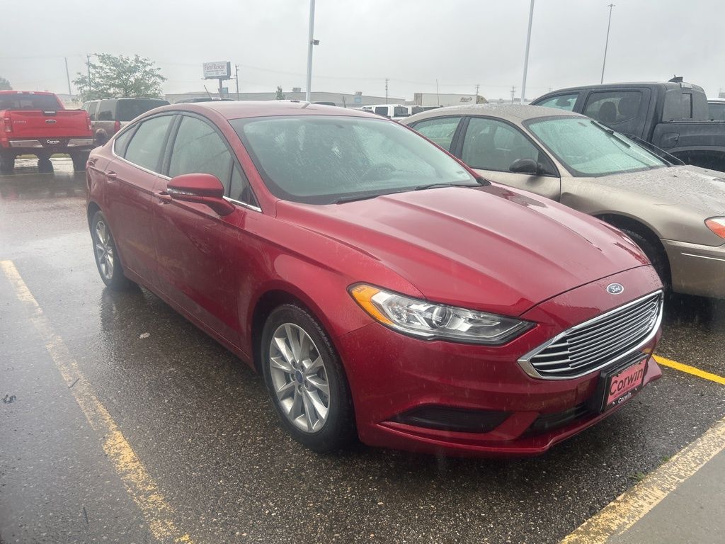 2017 Ford Fusion SE photo 2