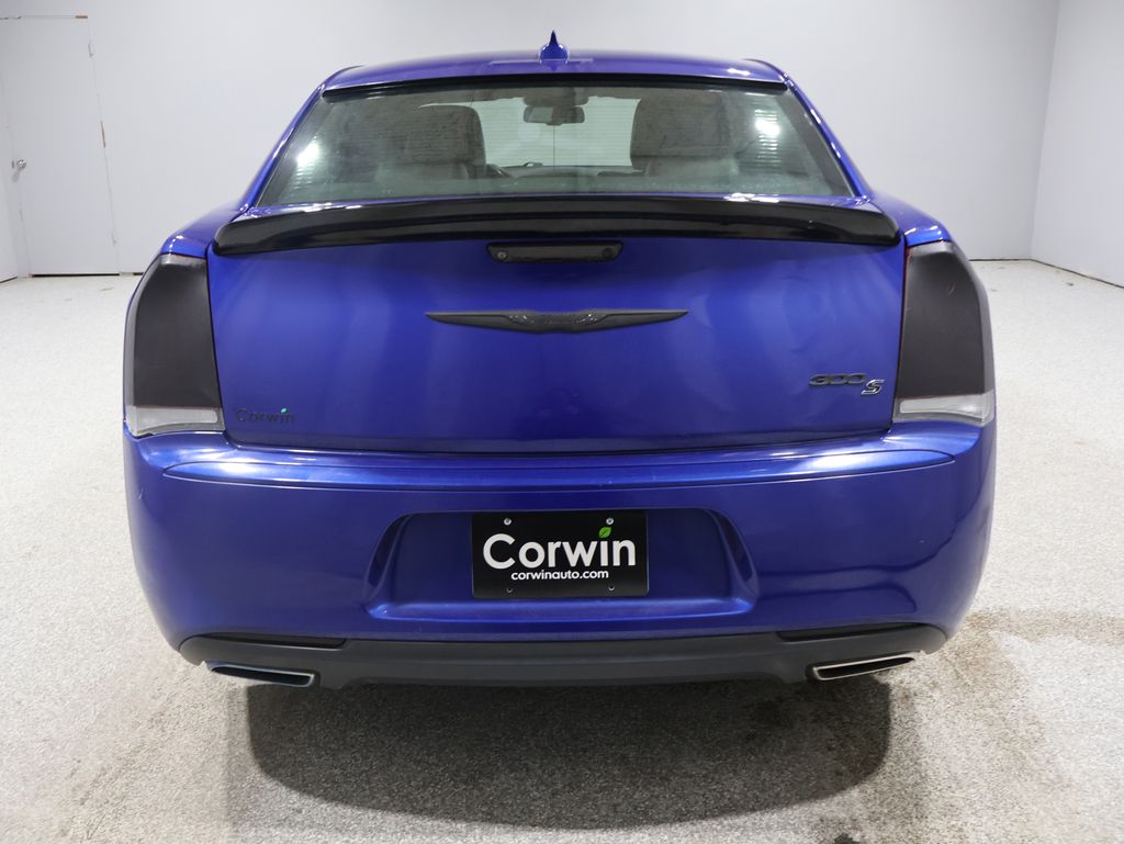 2019 Chrysler 300 S photo 3