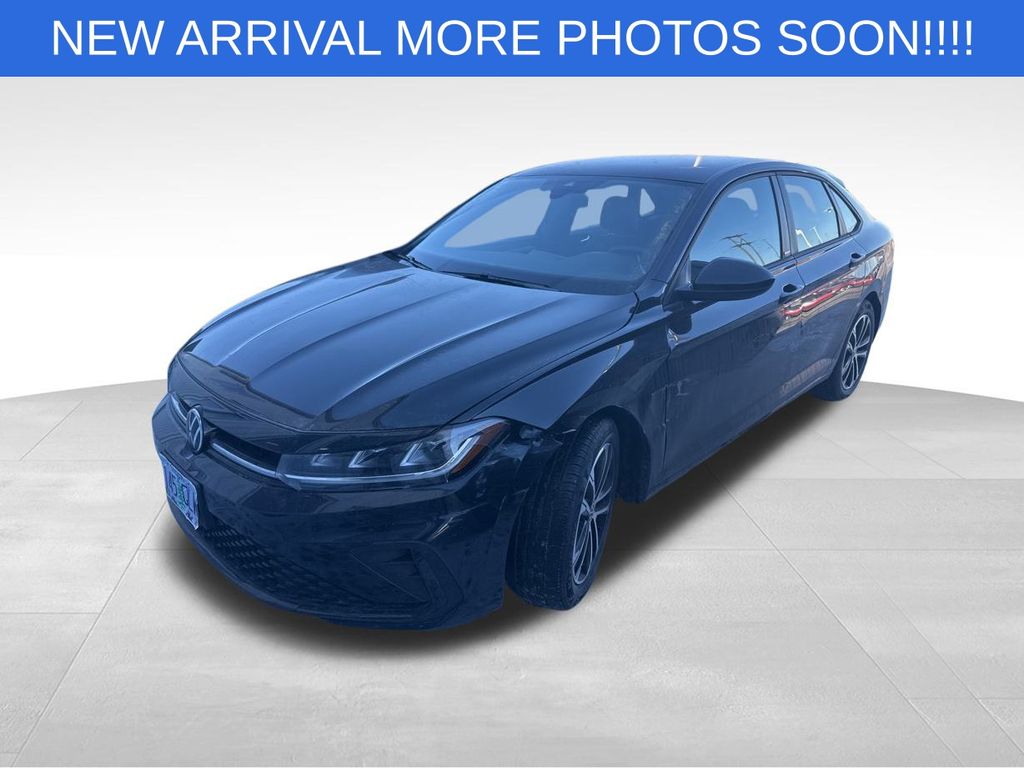 2025 Volkswagen Jetta 1.5T Sport photo 2