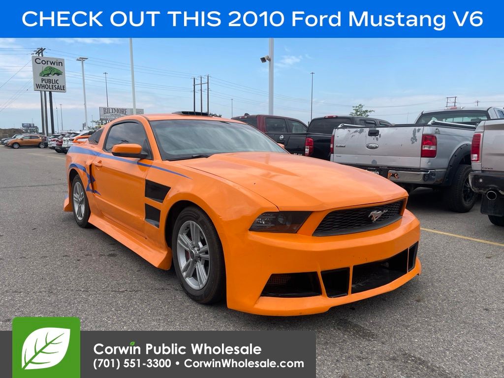2010 Ford Mustang V6 Premium's photo