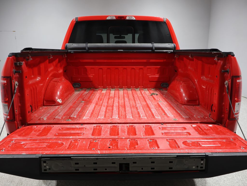 2015 Ford F-150 XLT photo 4