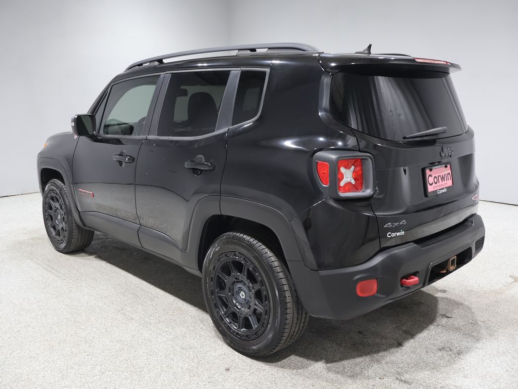 2016 Jeep Renegade Trailhawk photo 3