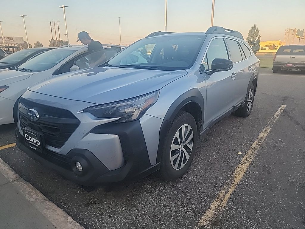 2023 Subaru Outback Premium photo 3