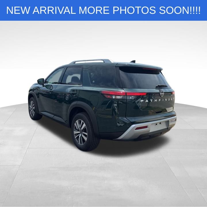 2025 Nissan Pathfinder SL photo 3