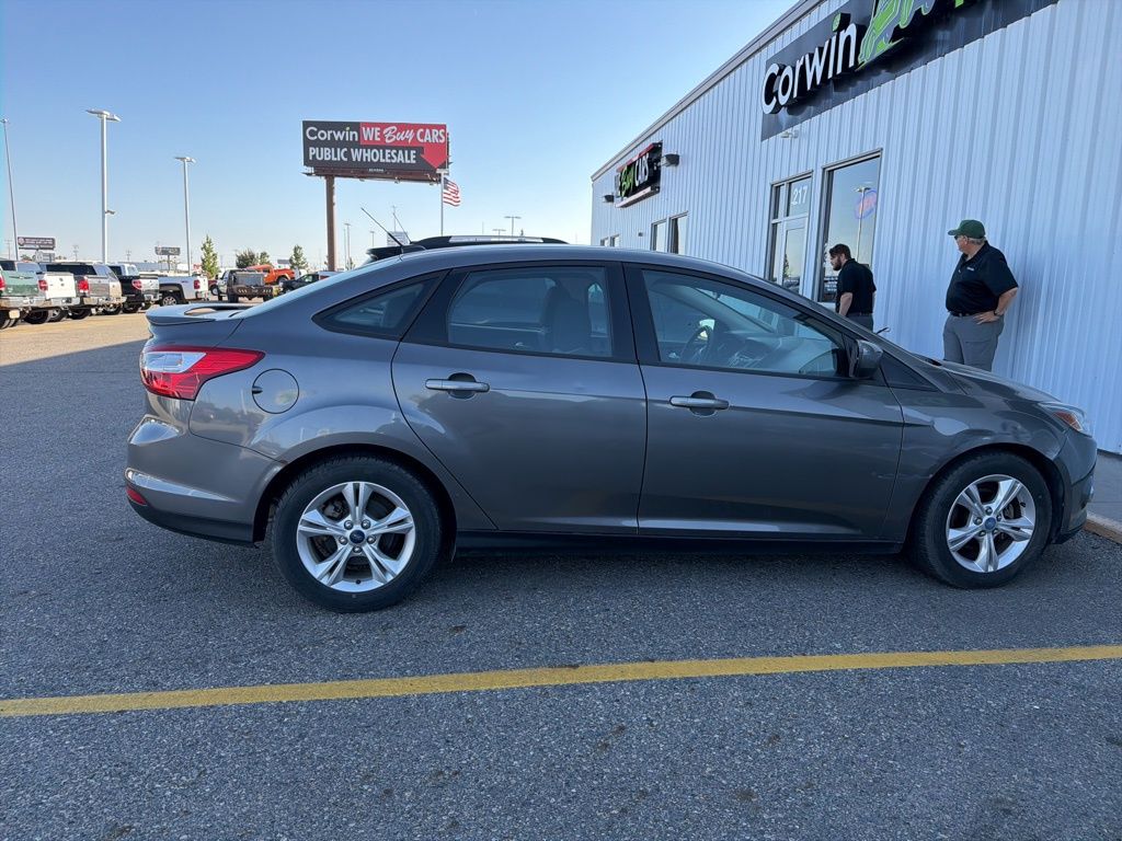 2012 Ford Focus SE photo 4
