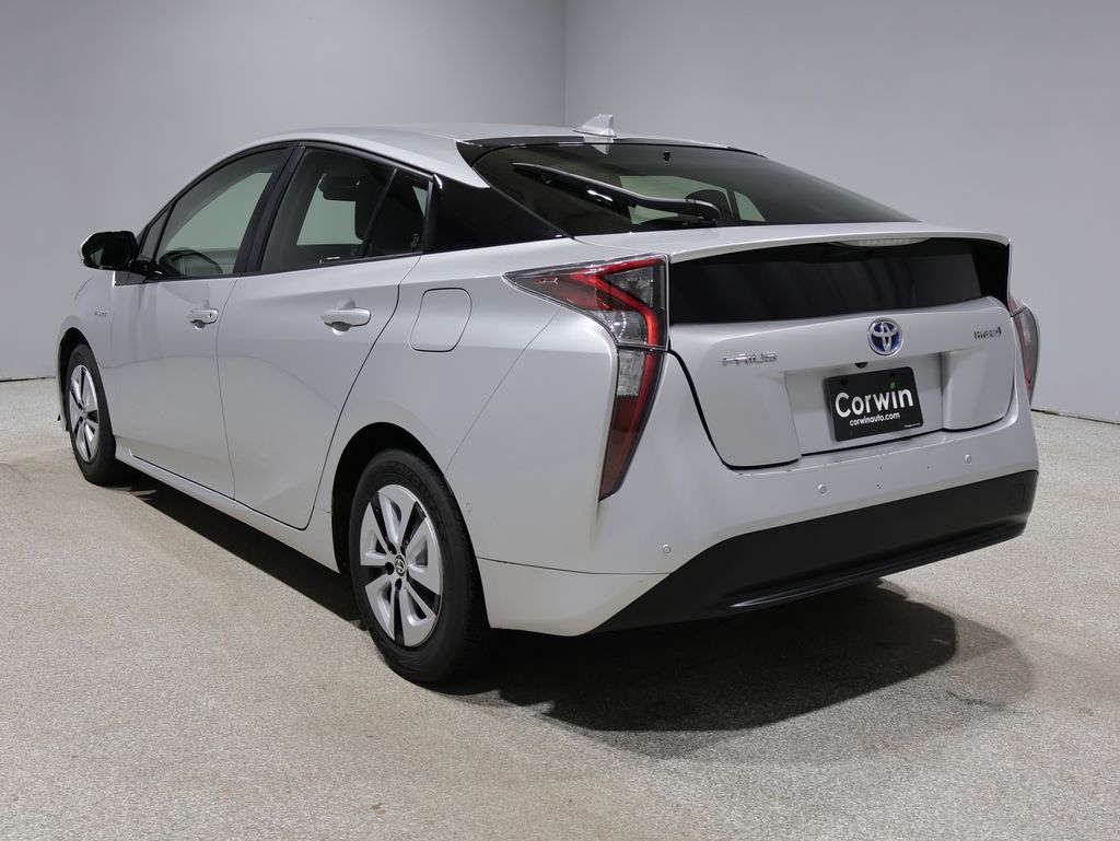 2018 Toyota Prius One Two photo 4