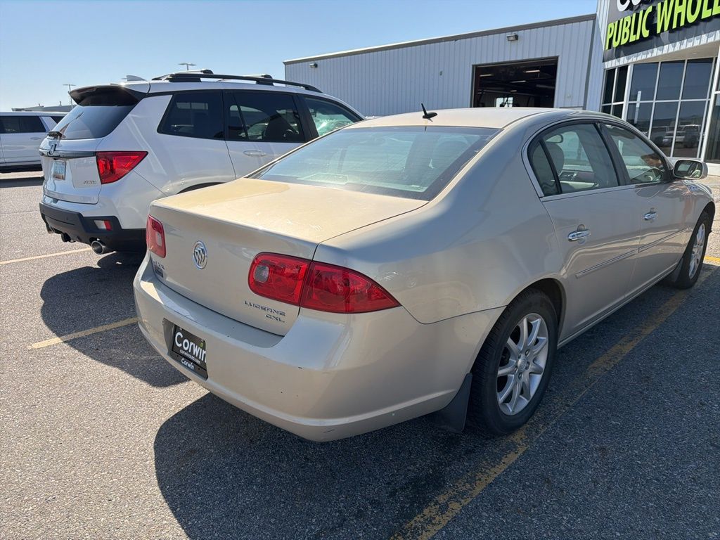 2008 Buick Lucerne CXL photo 2
