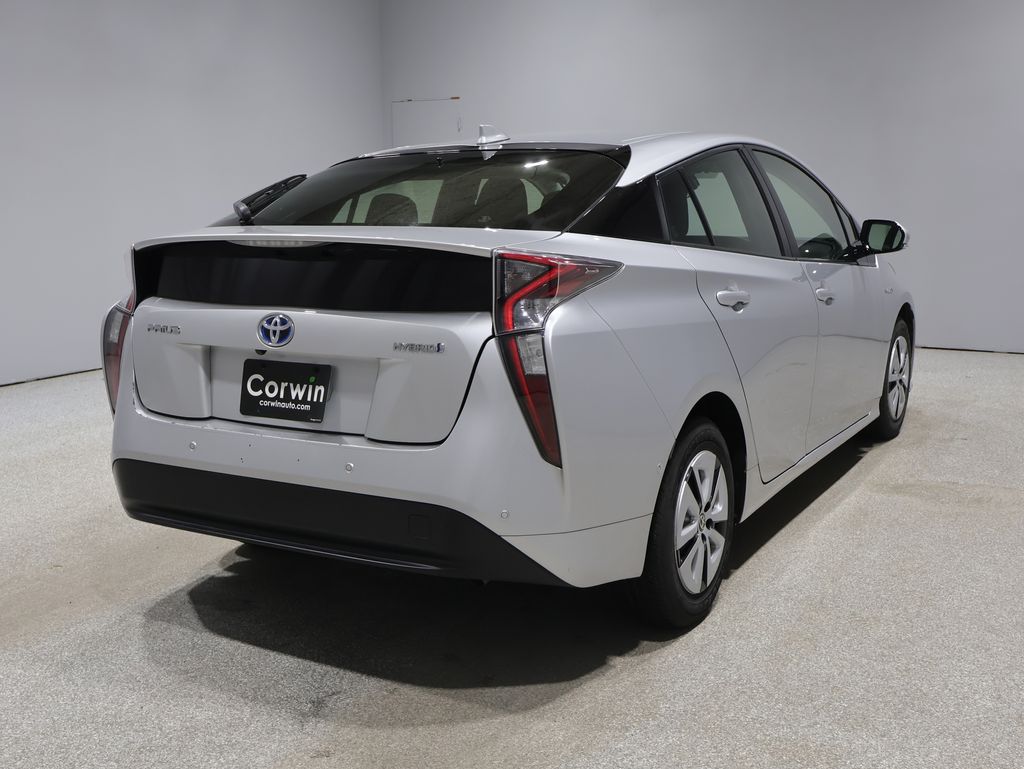2018 Toyota Prius One Two photo 2